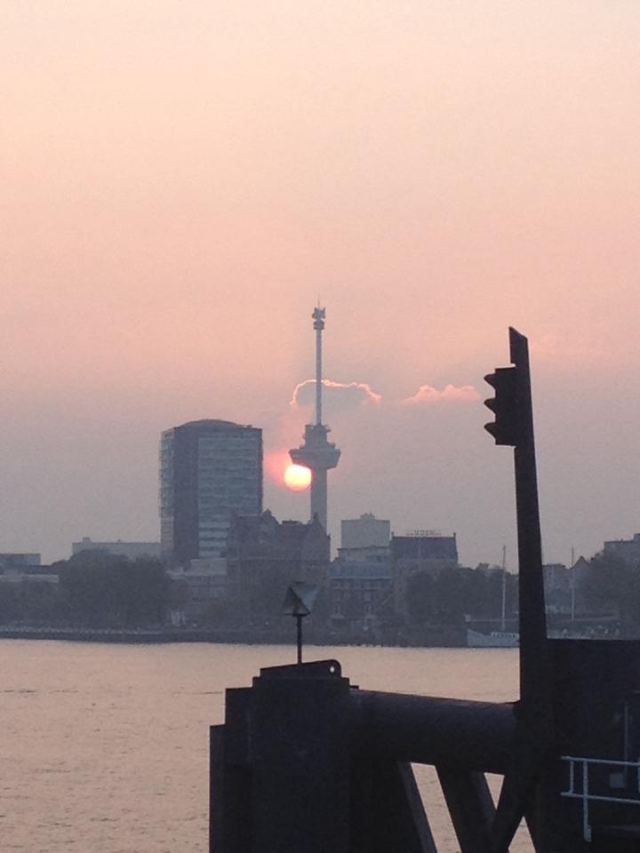 Rotterdam zon gaat onder
